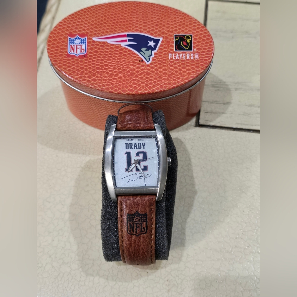 Tom Brady 2004 Quaterback Legends Game Time Watch In Tin. Collectors Item. New